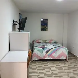 Apartamento Aparta Estudio Cerca Al Poblado, Medellín