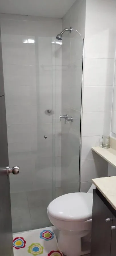 Comoda Habitacion En Apartamento Apartment Medellin Homestay